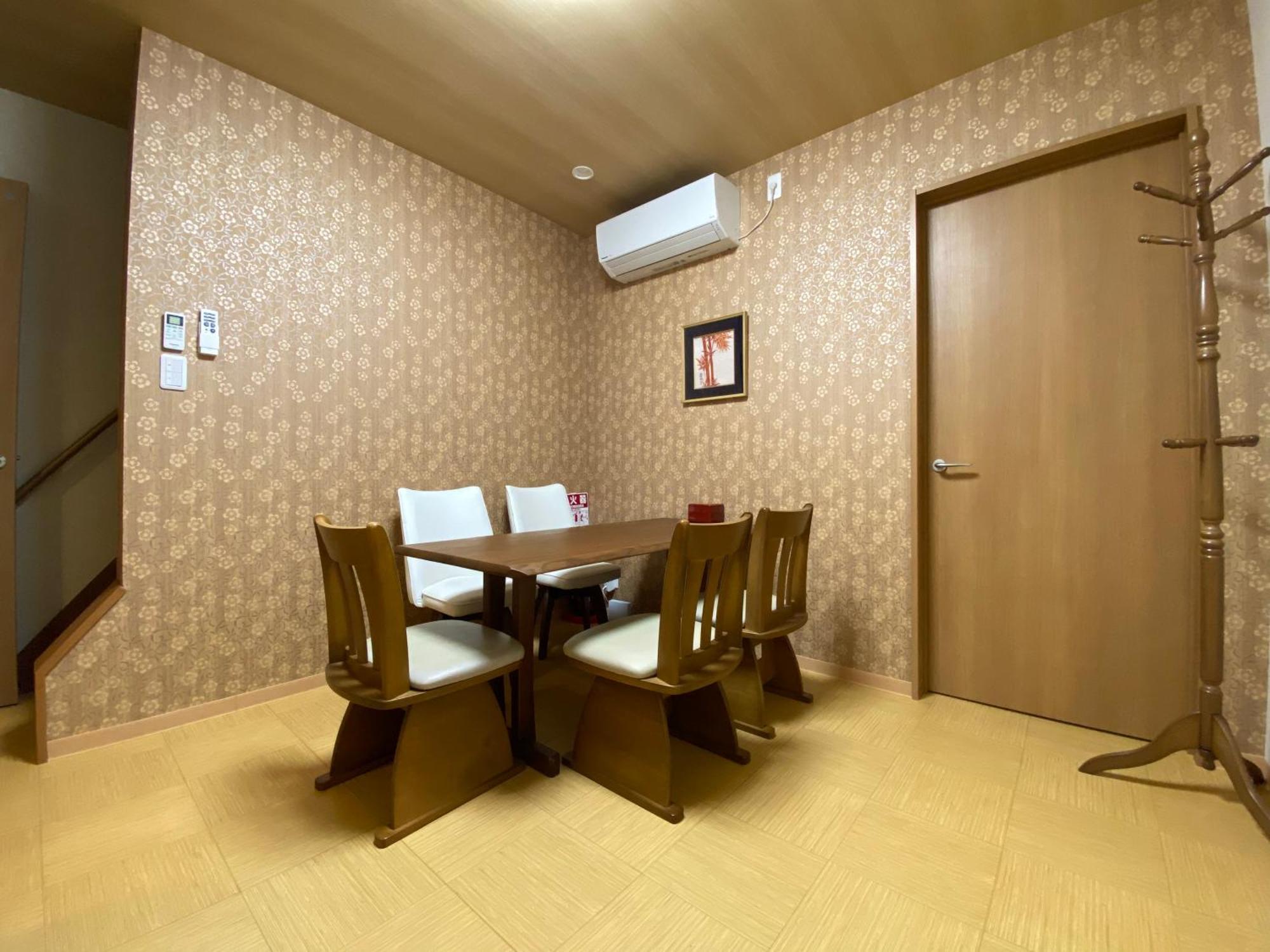 Wutong-40 Minutes Direct To Kansai Airport And 5 Minute Walk To Jr Or Subway Or Nankai Line And 1 Minute To Tsutenkaku The Landmark Of Osaka And Many Japanese Bistros Nearby Extérieur photo